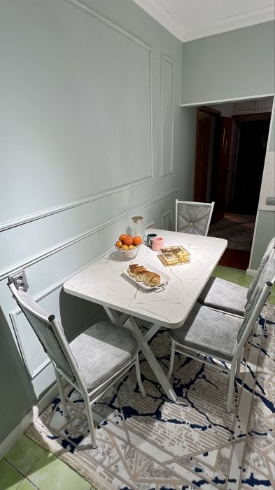 Кухонный стол, стулья сатылады