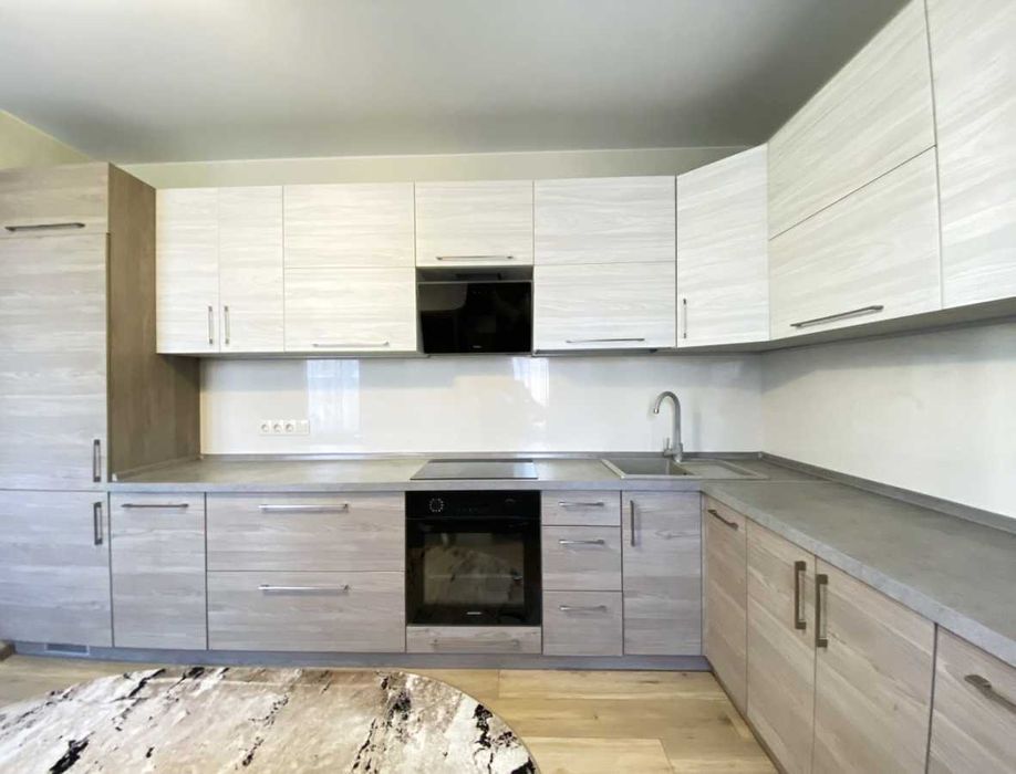 Дава се под наем Двустаен апартамент в София, Център - 65 кв.м за 418.2 € - Снимка #1