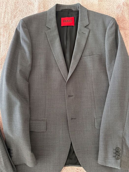 Costum barbatesc Hugo Boss