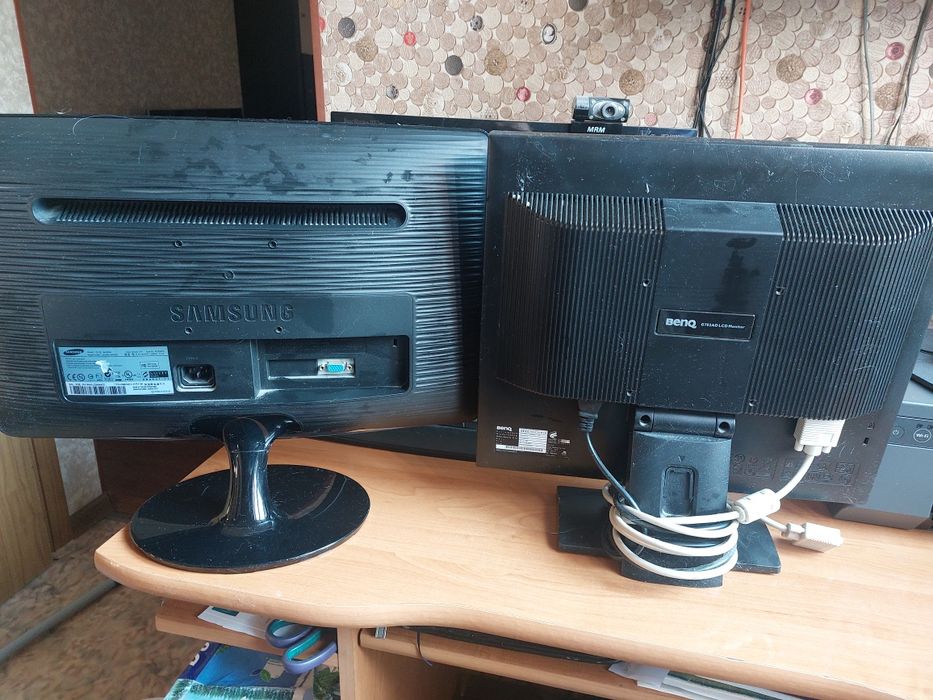 Мониторы от компьютера Samsung и BENQ