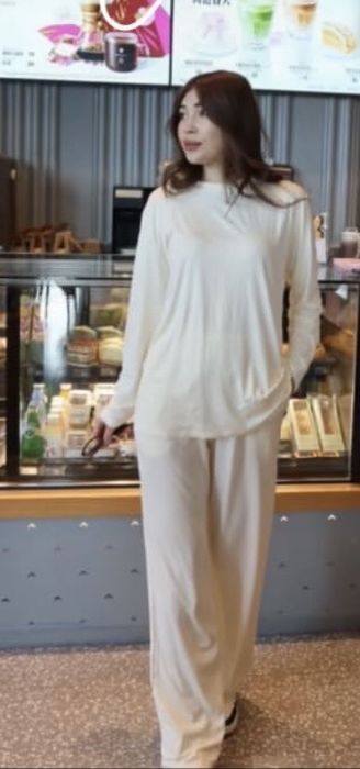 Двойка, брюки и лонг оверсайз