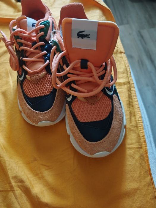 Pantofi de sport Lacoste nr 41 nou cu eticheta