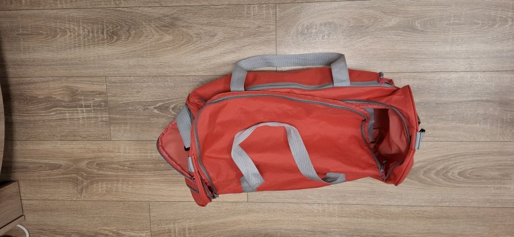 Geanta de voiaj pentru femei