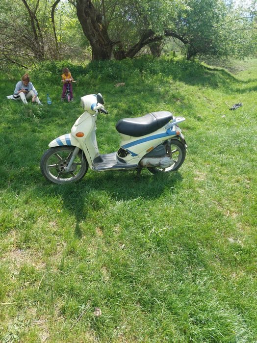 se vinde scuter piaggio