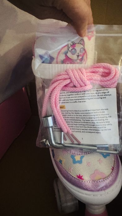 Role copii cu 4 roti cu lumini, masura reglabila.
