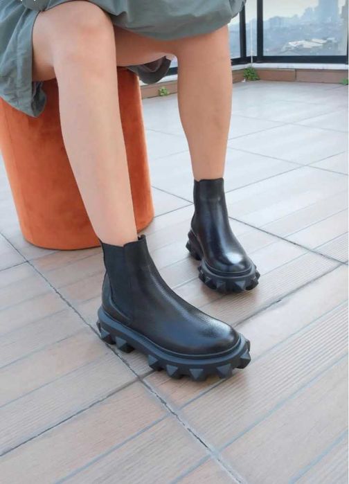 Нови черни боти обувки от естествена кожа ,номер 40