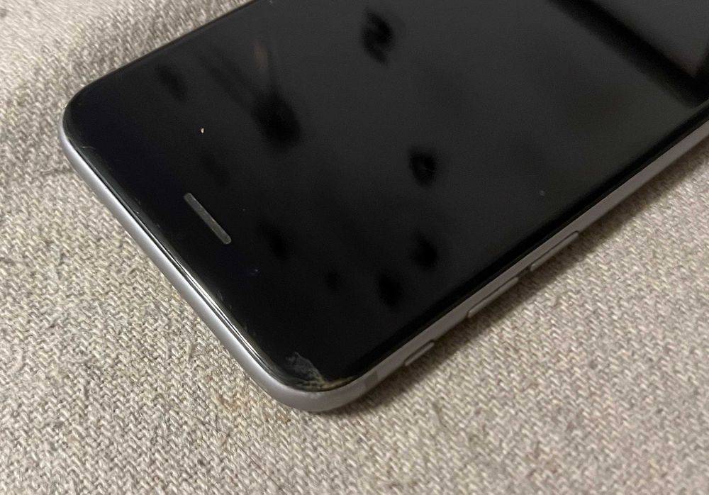 iPhone 6s 32GB Space Gray A1688 iOS 15.8.7 neactivat pentru piese