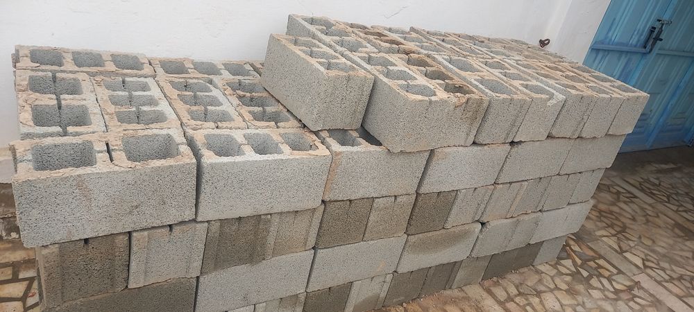 Бетонные блоки и шлакоблок