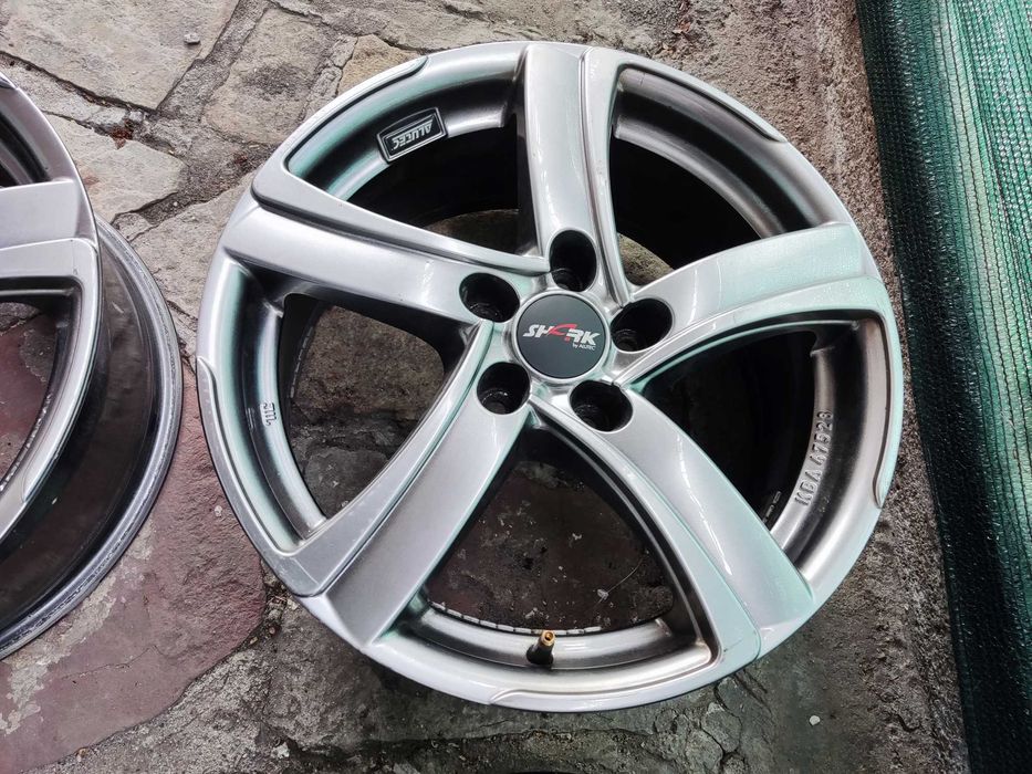 Хонда 5х114,3 - 17 цола лети джанти Alutec за Honda - 5x114,3 .