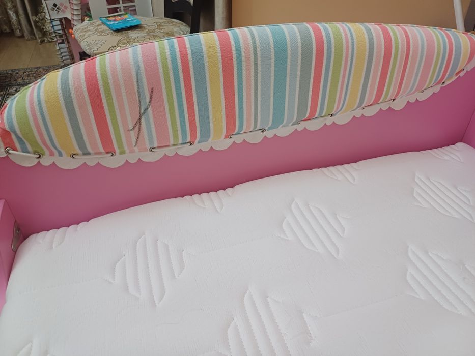 Детская кровать розовая