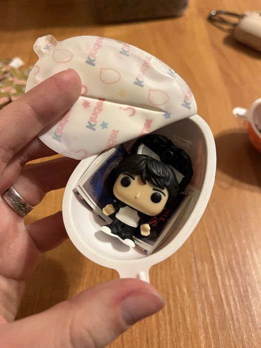 kinder joy stranger things осд очень странные дела