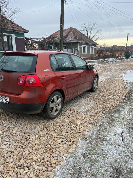 Vând Volkswagen Golf 5
