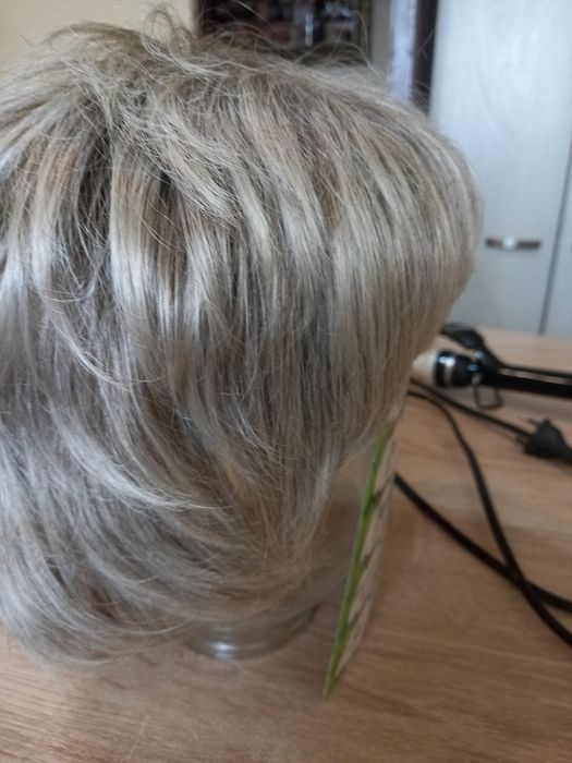 Продам дамский парик