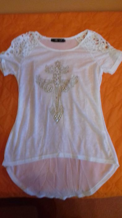 Блузки и тениски на ниски цени