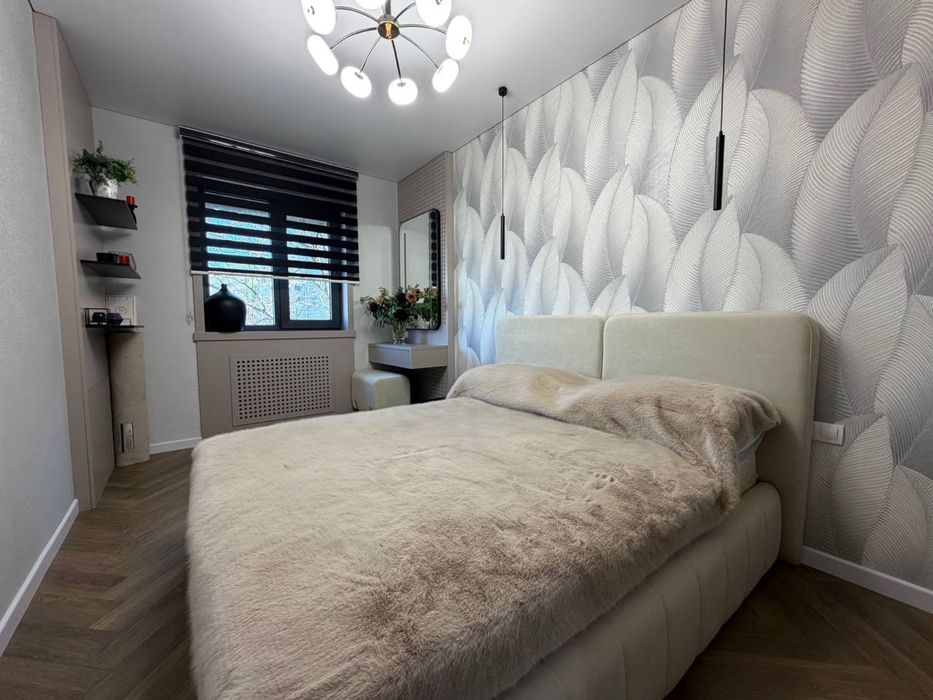 Продается 2в3 комнатная квартира Дархан Мустакиллик Мирзоулугбек