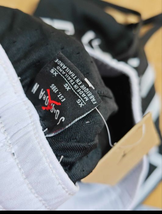 Pantaloni Jordan noi marimea xs