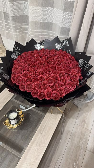 Букет 101 брокатени рози