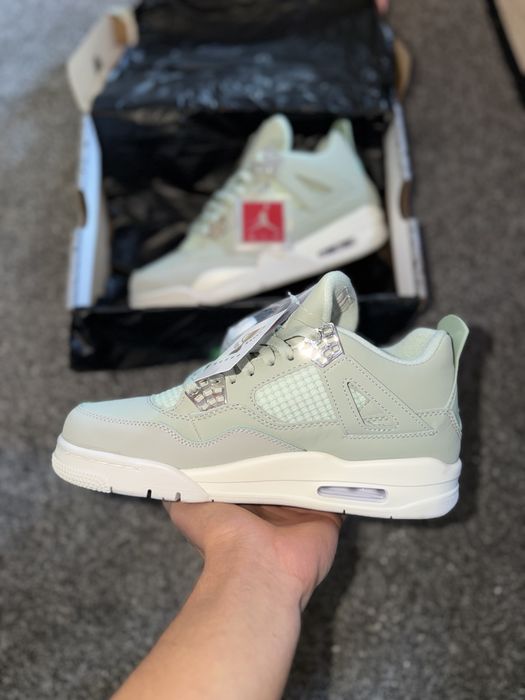 Air Jordan 4 (42)