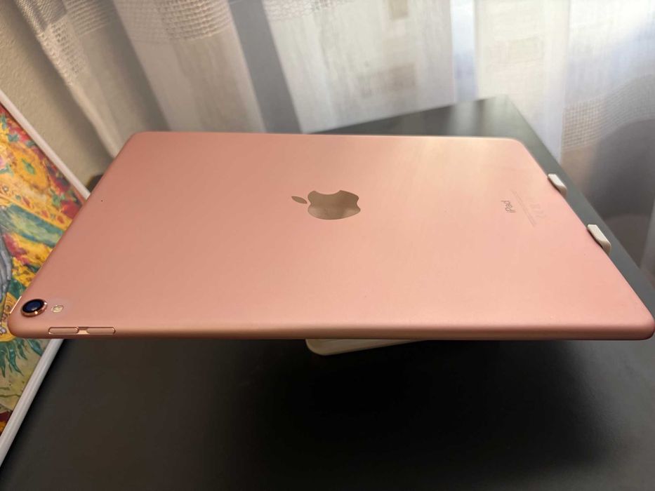 Apple iPad Pro 1gen A1701 10.5' 256GB WiFi / Pink [4GB RAM]