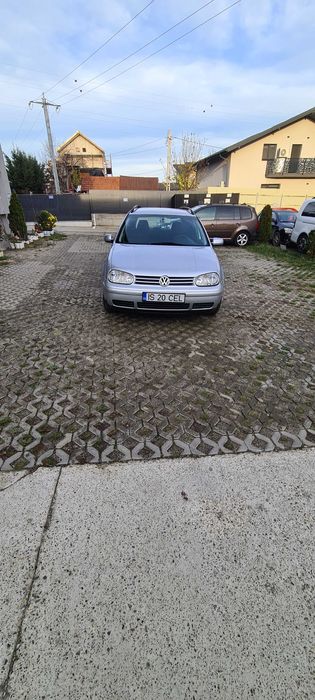 Vând golf 4 motor 1.4 benzina acte valabile mașina rulează ok
