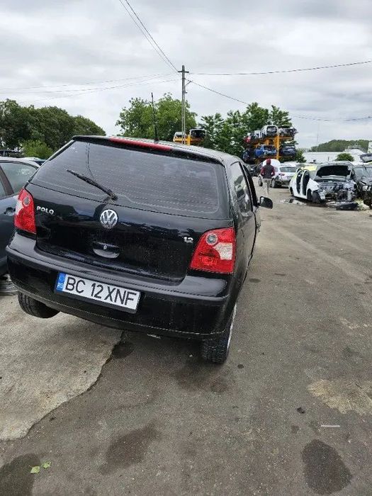 Dezmembrez Volkswagen Polo 9N 2003 motor 1.2 AZQ cutie de viteze manuala 5 trepte