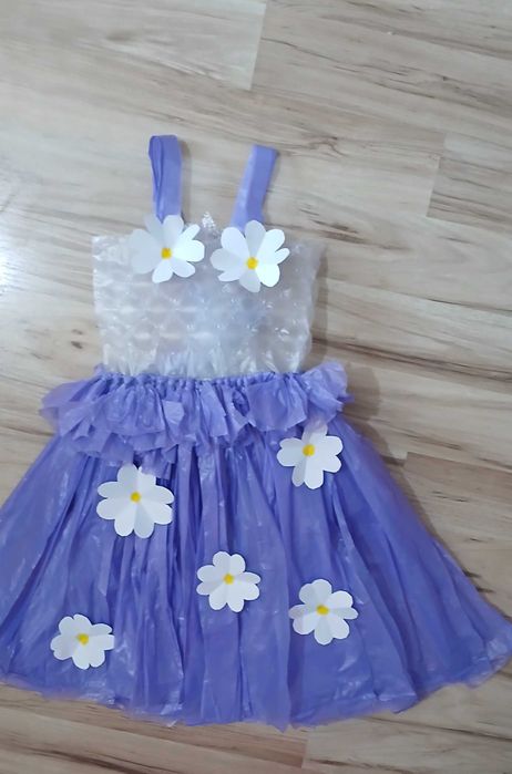 Rochie din materiale reciclabile pt fetite,mar 4-6 anii