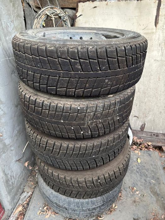 Продам зимние шины с дисками