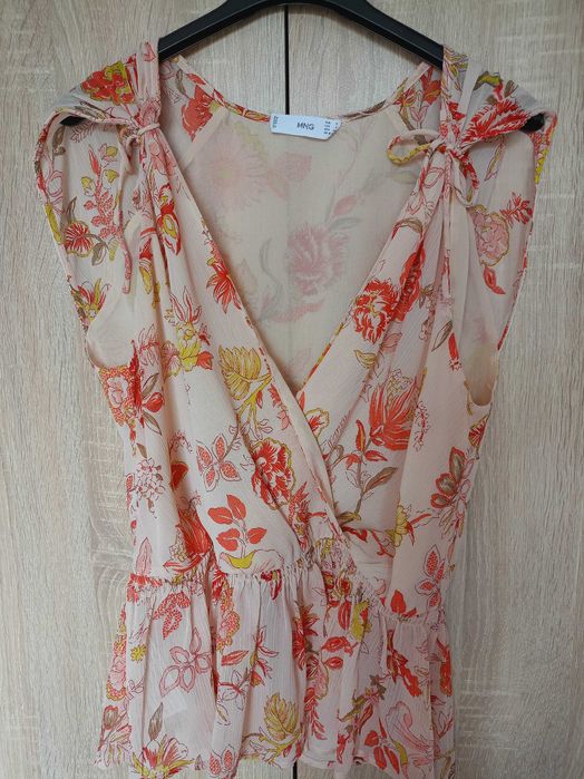 Дамски топ Mango