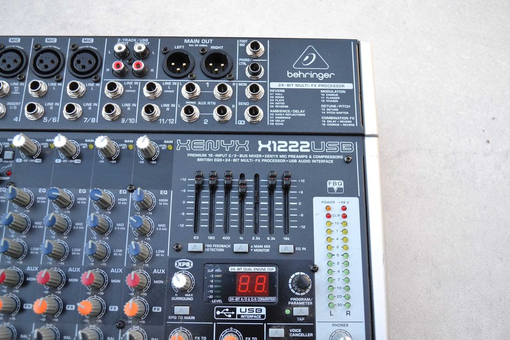 Mixer Behringer XENYX X1222USB