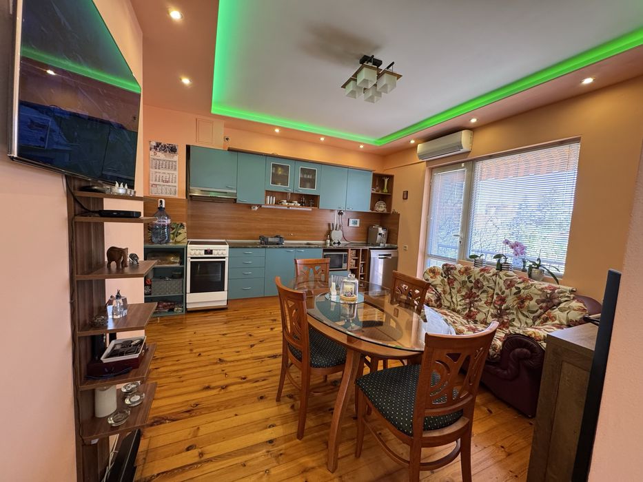 Продава се Къща в Стара Загора, Самара 3 - 250 кв.м за 1392 €/кв.м - Снимка #2