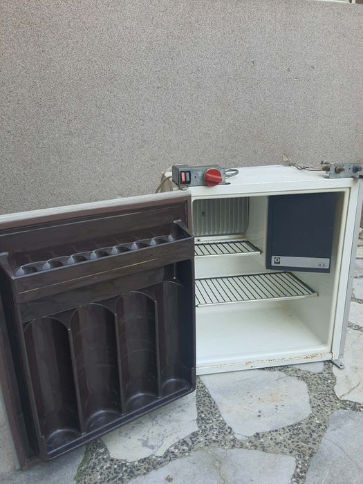 Хладилник за кемпер и каравана