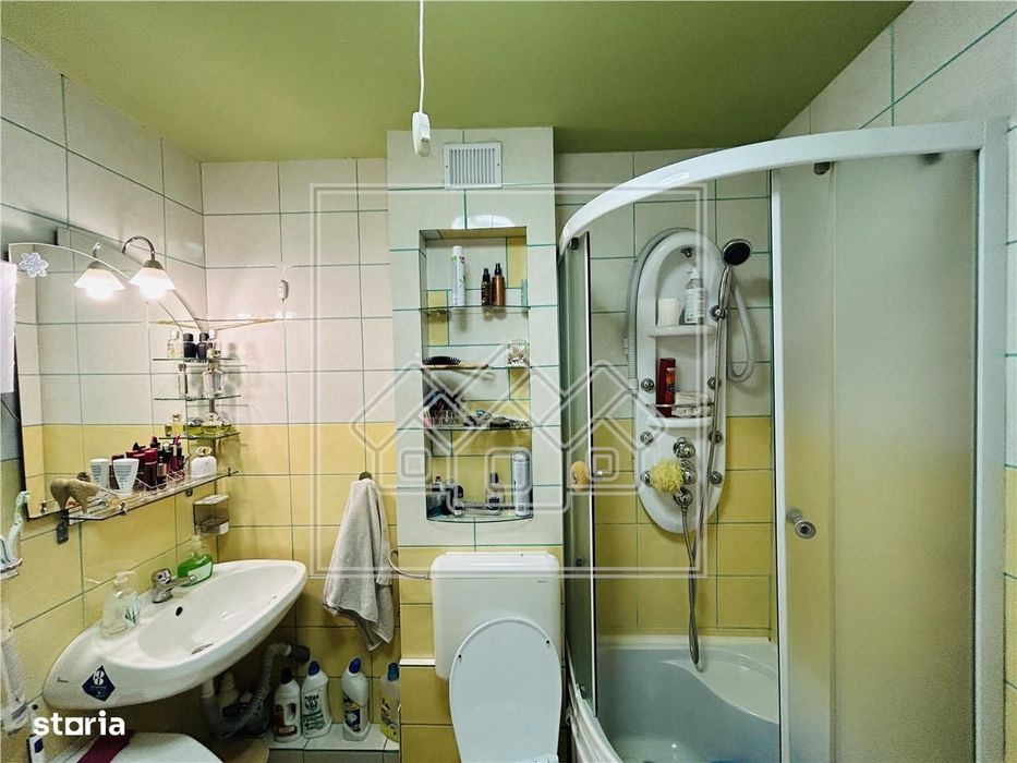 Ap decomandat, 3 camere, 2 balcoane - Cisnadie