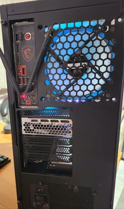 Геймърски компютър intel I7 RX3060ti