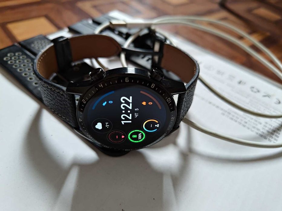 Продам смартчасы HUAWEI WATCH GT 2