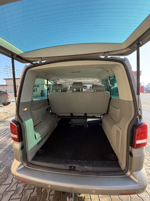 Volkswagen Caravelle 2.0 TDI – 102 CP – 2011 – 8+1 locuri – RO 2015