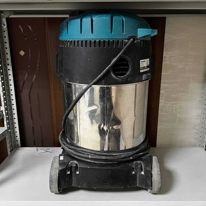 000А21 / Пылесос Makita VC3011L / sk146817