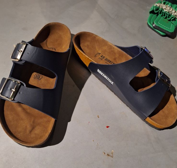 Продаю тапочки.  турция