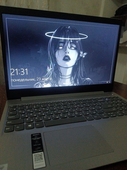 Нотбук Lenovo продам подарок микрофон и комплектация заряд и мышка кр