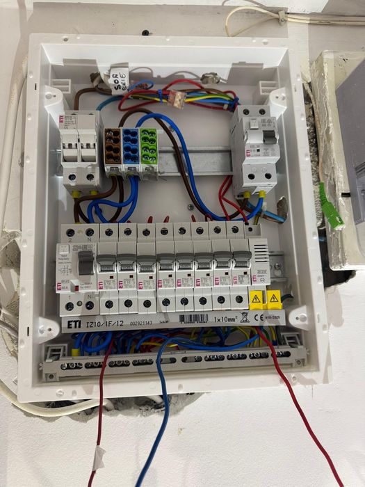 Electrician- reparatii in casa