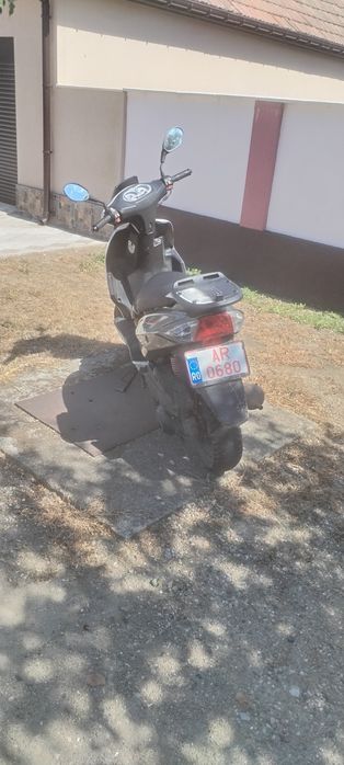 Vând scuter moto KSR Moto 125