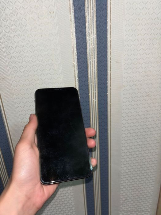 Продам айфон 11 про мах