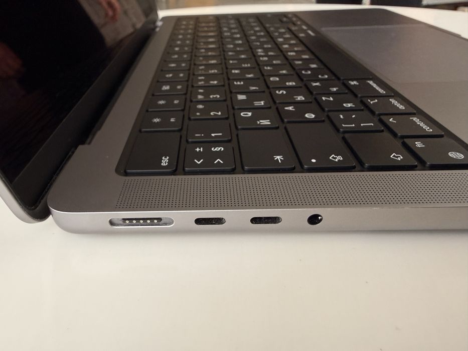 MacBook Pro 14” (2021), M1 Max, 64GB/512GB