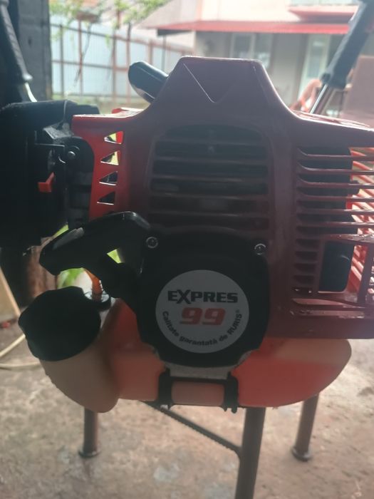 Motocoasă de umăr ruris