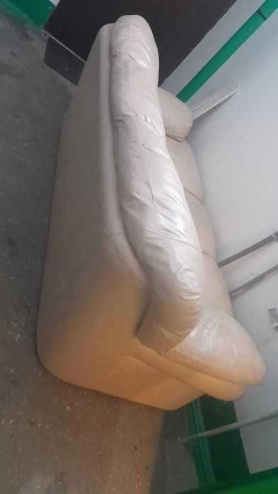 диван кожаный б/у