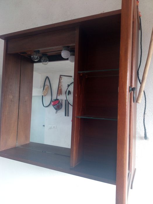 Dulăpior baie maro din lemn