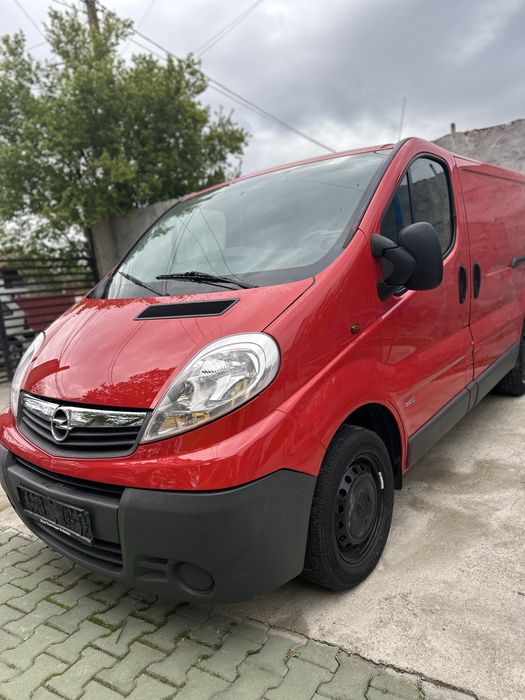 Opel Vivaro ( Renault Trafic)