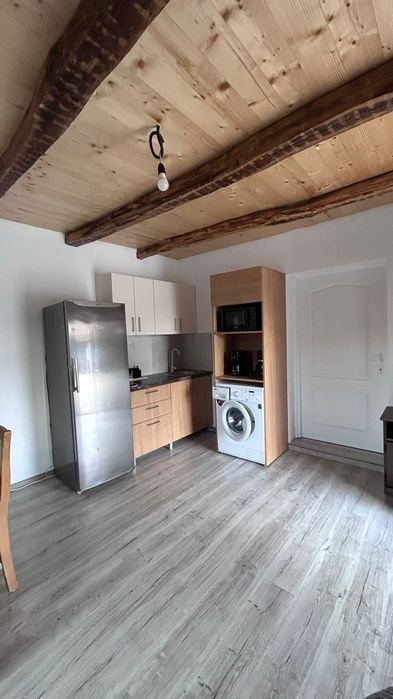 Închiriez apartamente la casă