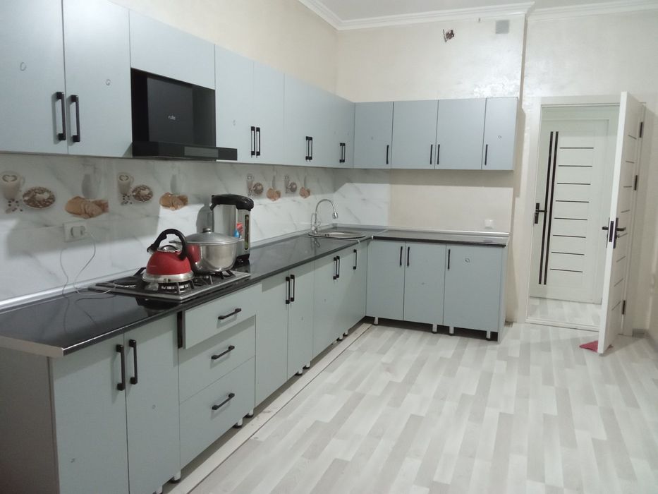 Кухонный Гарнитур в стиле Хай-Тек на заказ