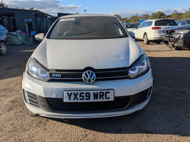 Dezmembrari / Dezmembrez Volkswagen Golf 6 (5K1) GTD 2.0 TDI CBBB cutie viteze manuala cod culoare LB9A