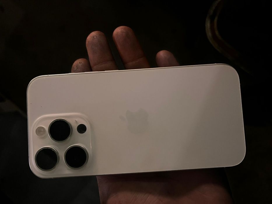 Айфон 15 про белый